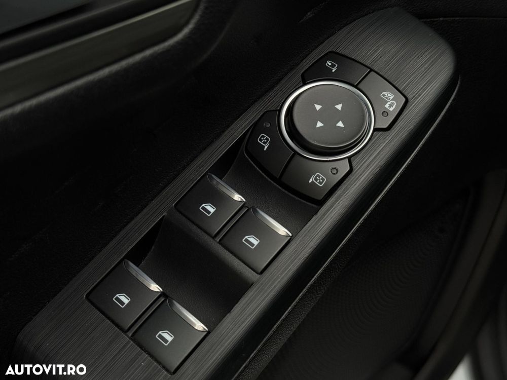 Ford Kuga - 26