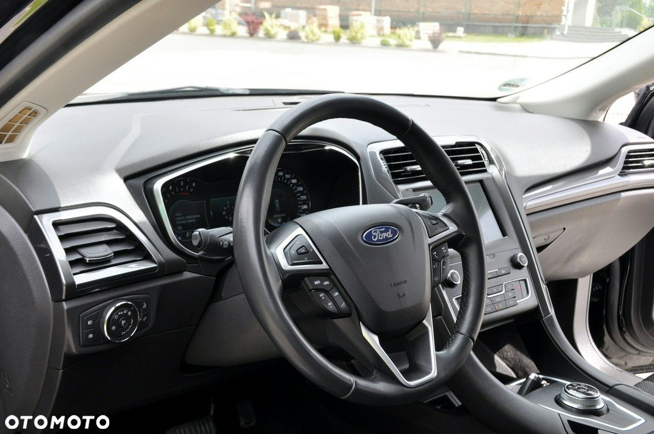 Ford Mondeo - 23