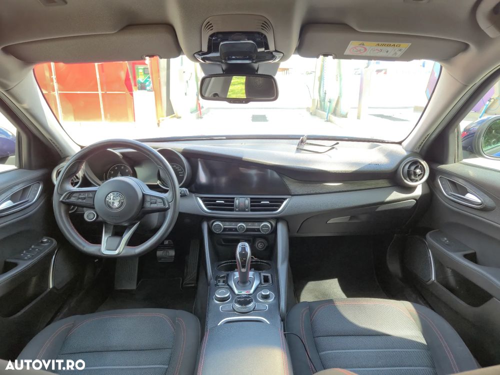 Alfa Romeo Giulia 2.0 Turbo RWD AT8 Super - 11