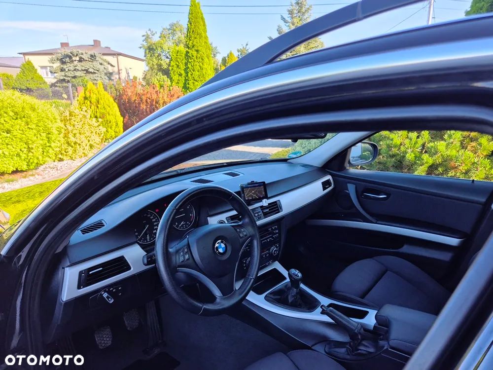 BMW Seria 3 320d - 14