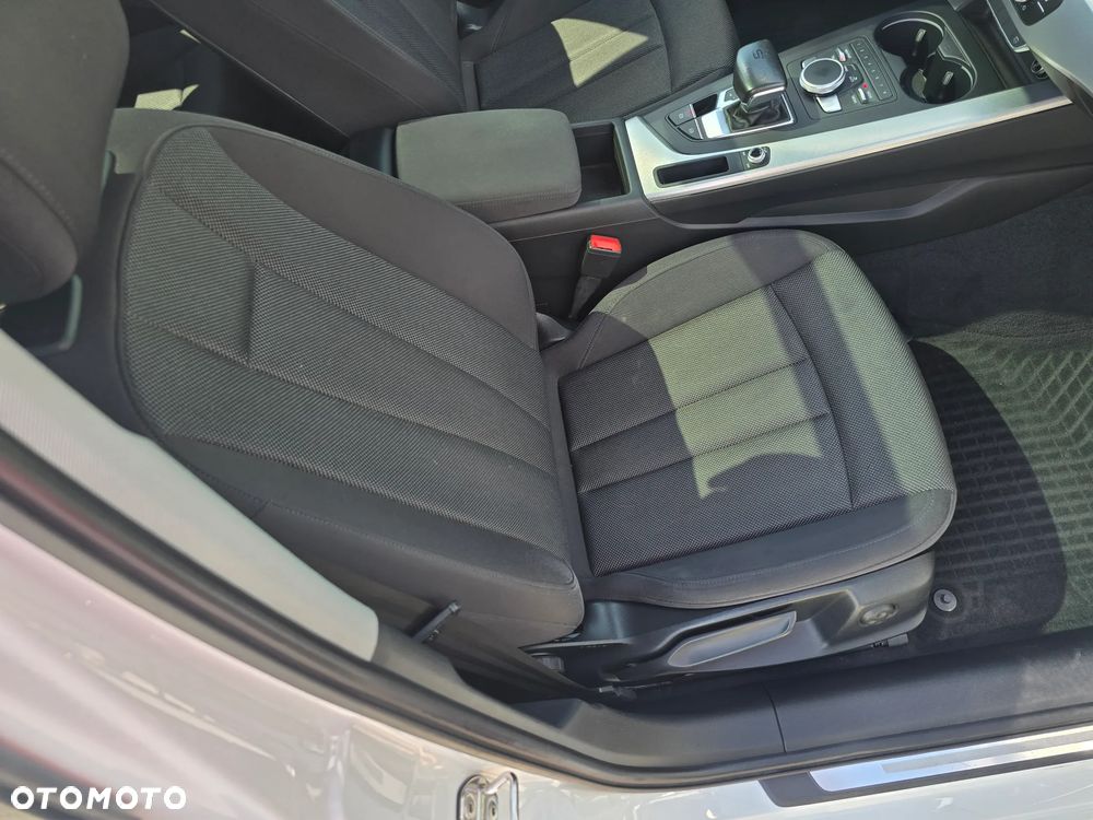 Audi A4 Avant 2.0 TDI DPF clean diesel quattro S tronic S line Sportpaket - 24
