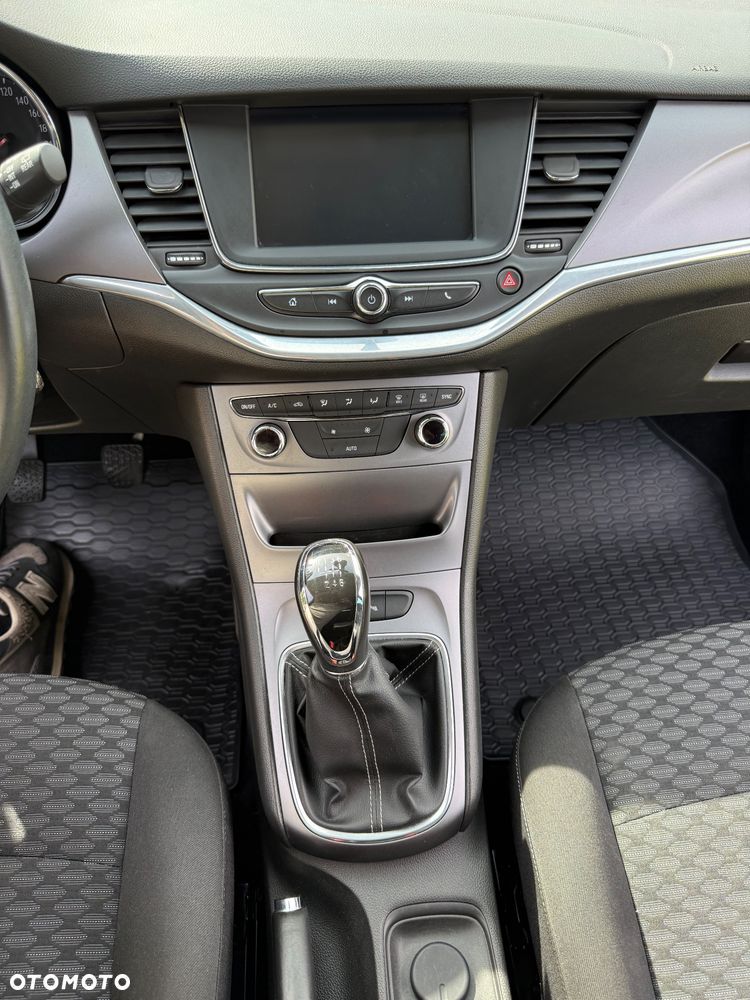 Opel Astra 1.4 T Enjoy - 10