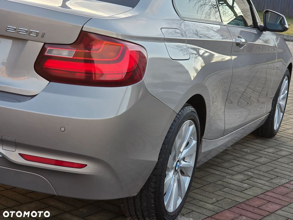 BMW Seria 2 220i Modern Line - 19
