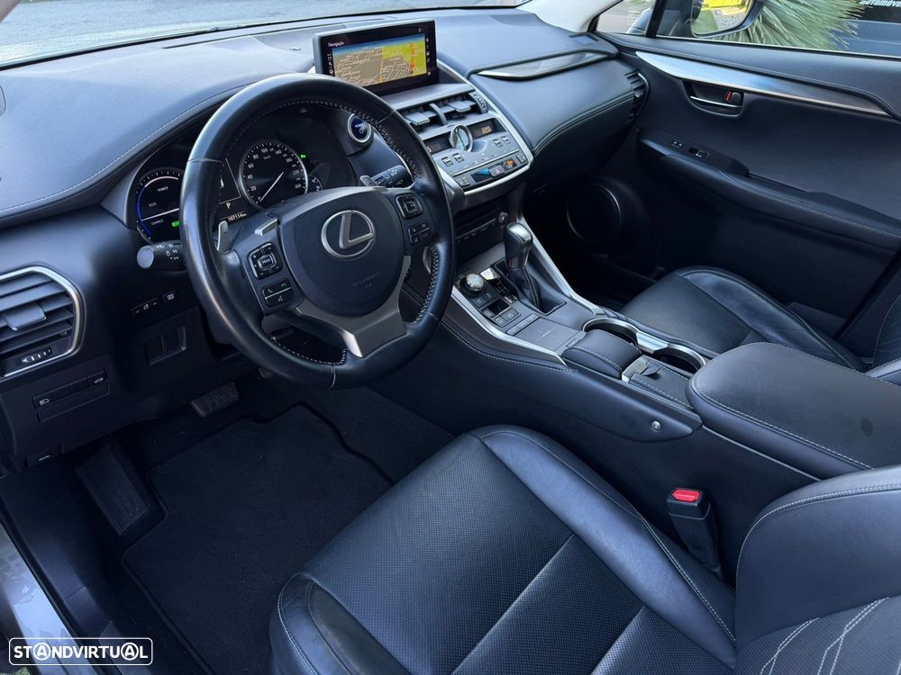 Lexus NX 300h Executive+ - 2
