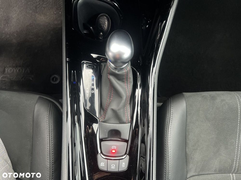 Toyota C-HR 2.0 Hybrid GR Sport - 22