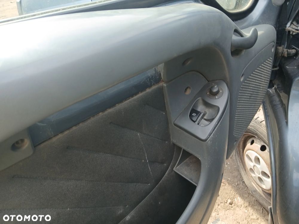 SIAT DUCATO L1H1 321 fotel fotele kanapa deska kokpit podsufitka boczek boczki klamka podłokietnik - 3