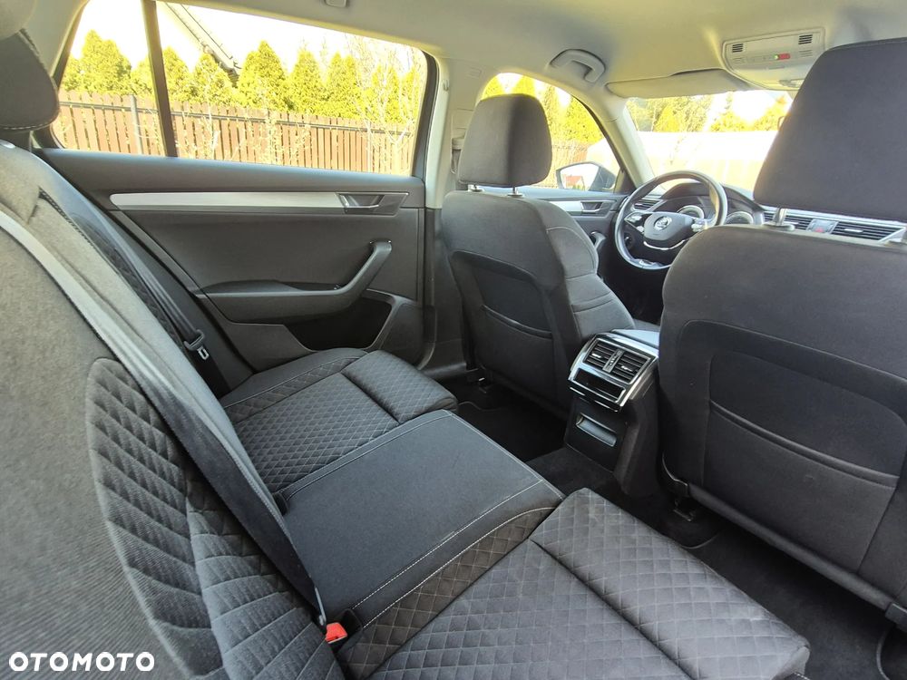 Skoda Superb 2.0 TDI Ambition - 9