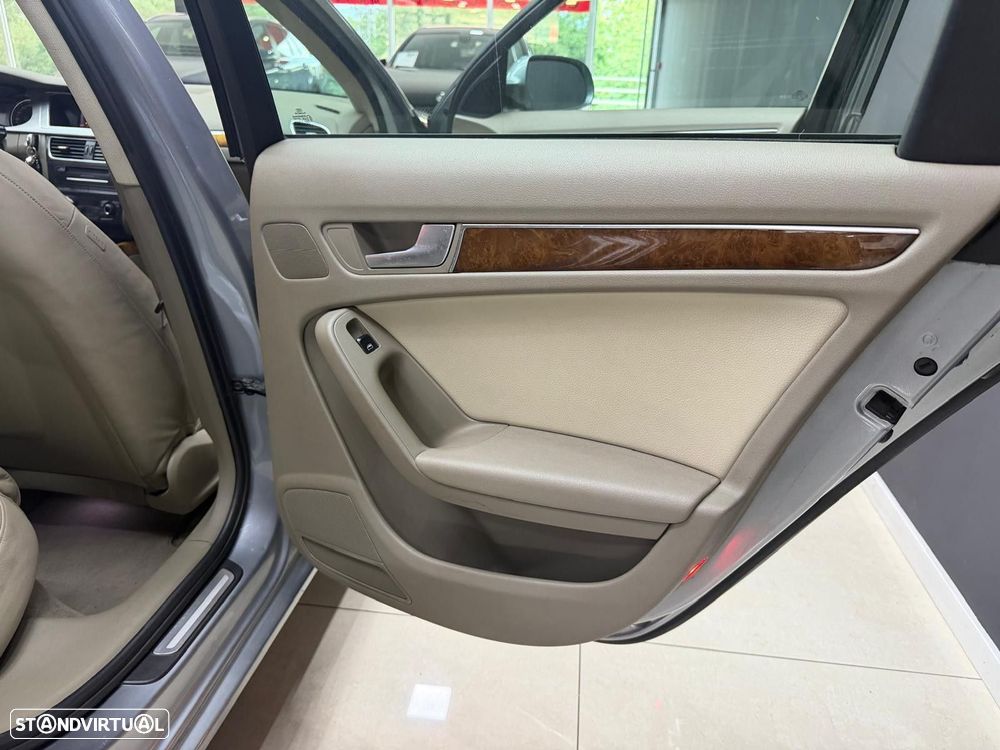 Audi A4 2.0 TDI exclusive Multitronic - 14