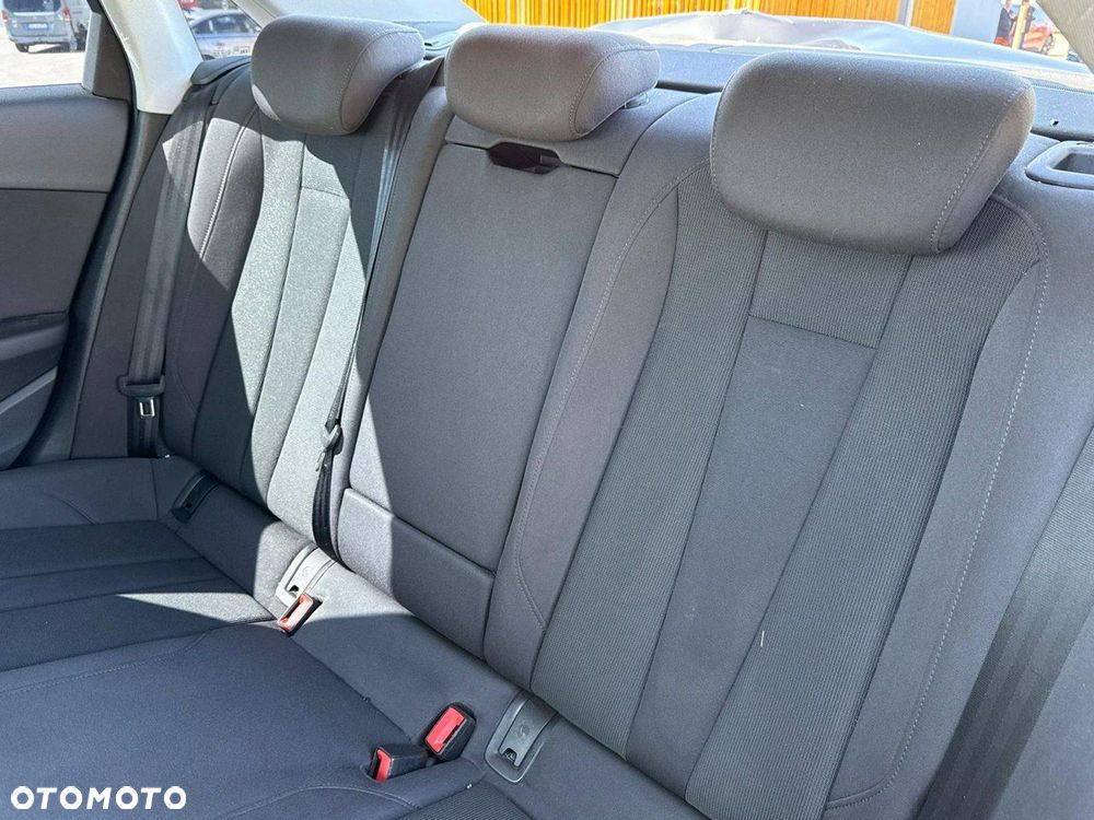 Audi A4 Limousine - 23