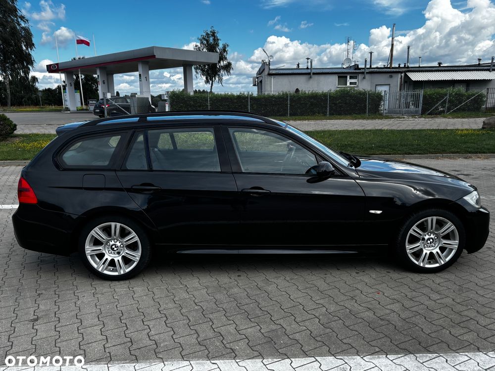 BMW Seria 3 330xi Touring - 3