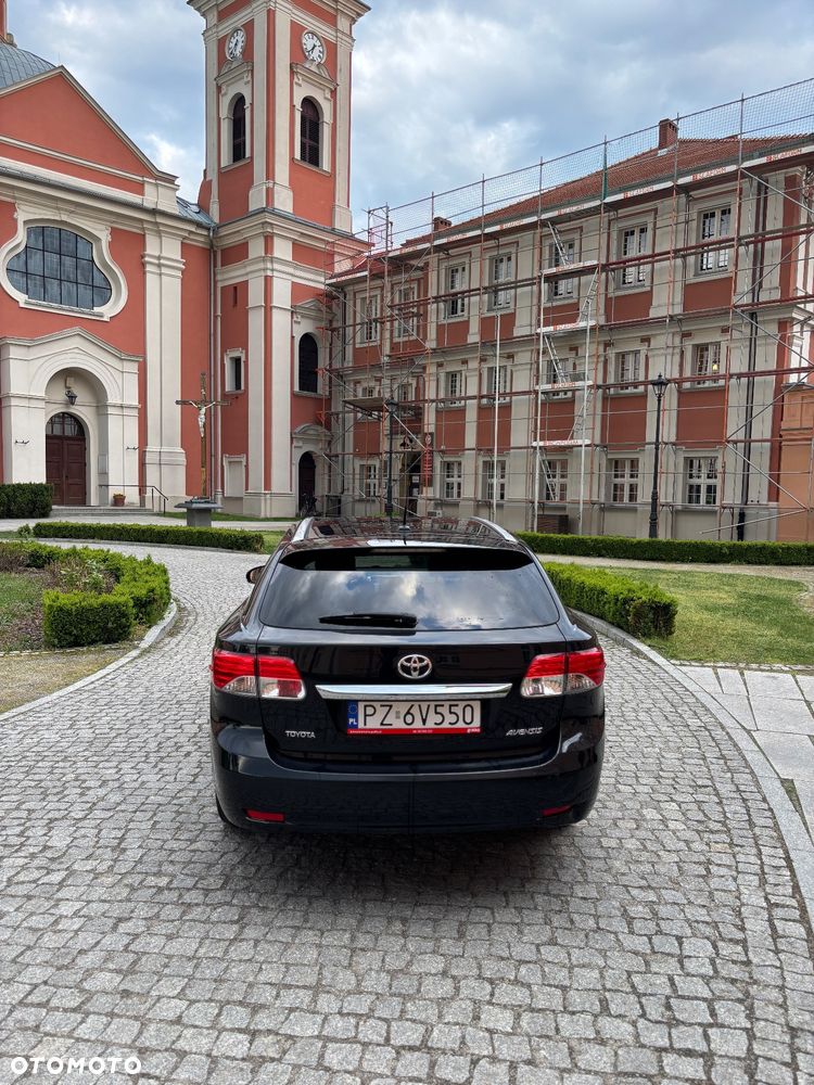 Toyota Avensis 2.2 D-CAT Sol - 4