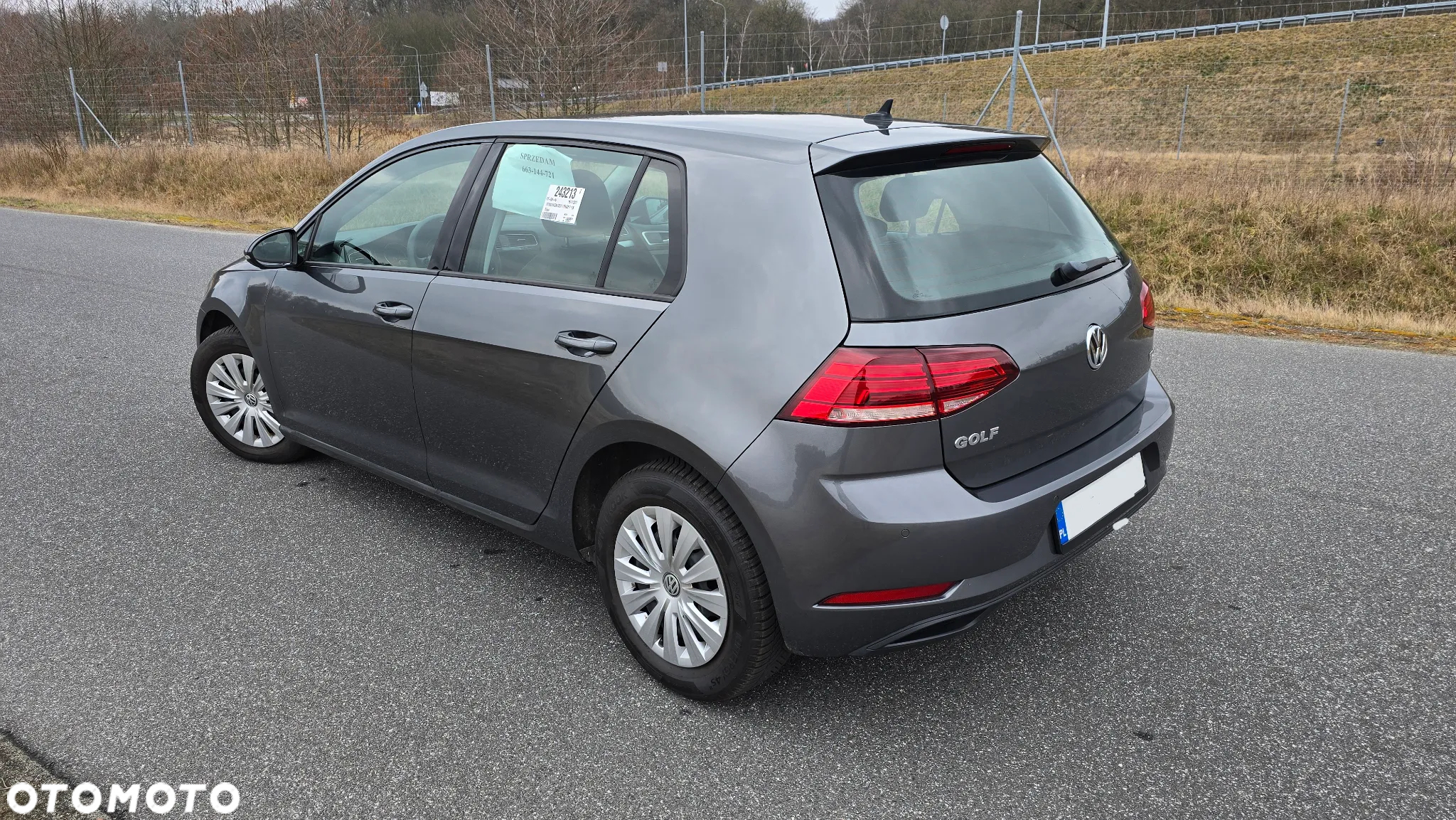 Volkswagen Golf 1.6 TDI DSG Sound - 5