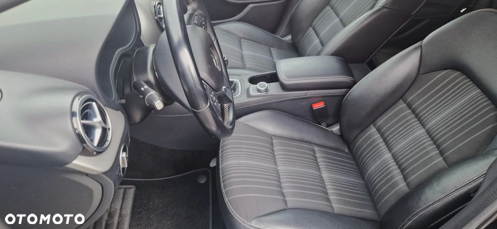 Mercedes-Benz Klasa B 180 Edition - 15