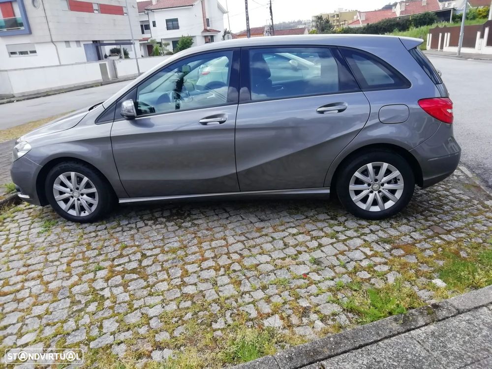 Mercedes-Benz B 180 - 2