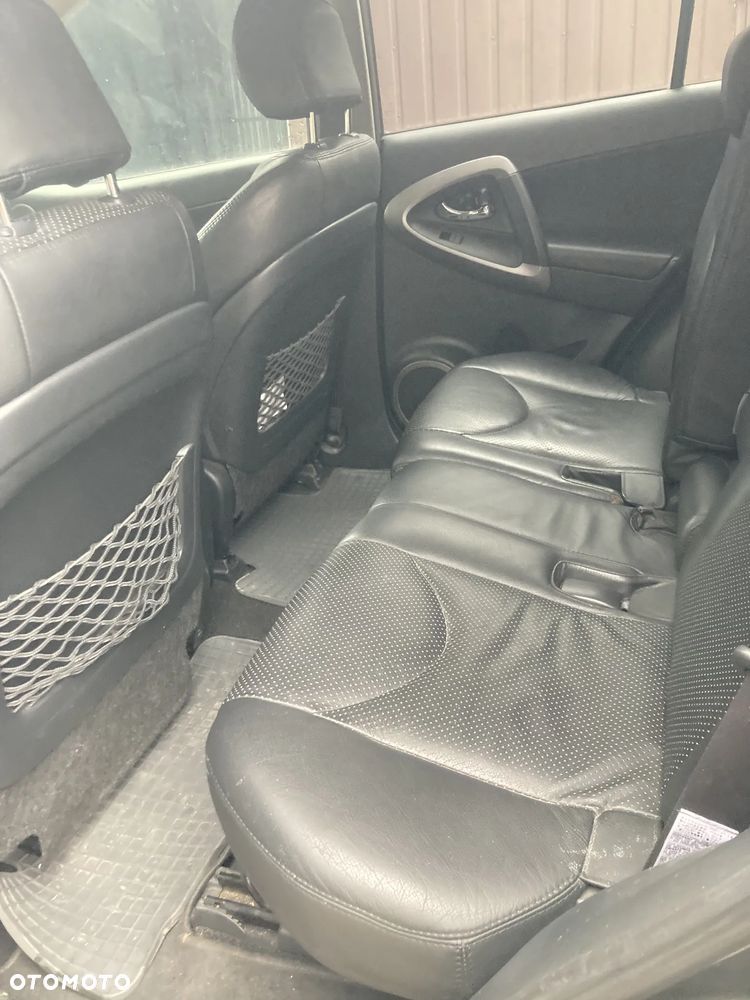 Toyota RAV4 2.2 D-4D Premium - 12