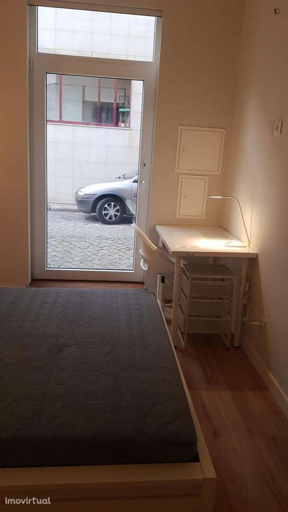 Quarto - localizado em Leça da Palmeira Porto - Grande imagem: 5/14