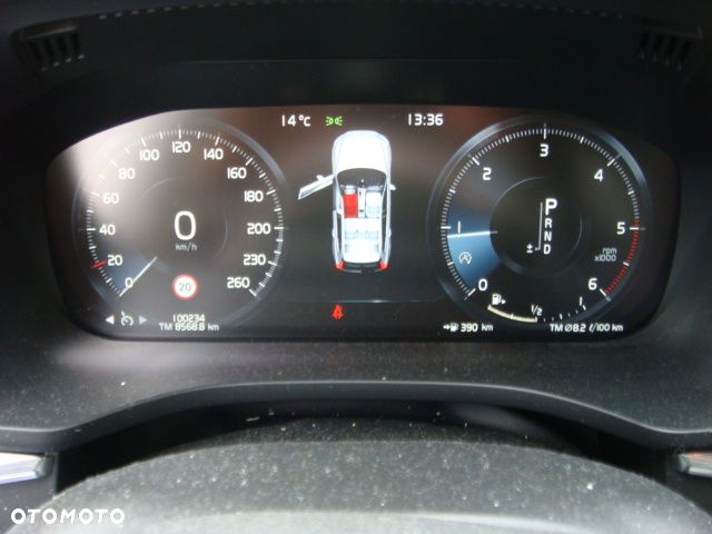 Volvo XC 60 D4 Momentum Pro - 5