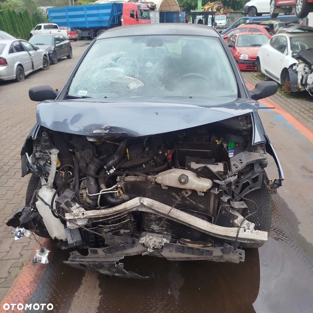 Renault Clio 3  na części . - 1