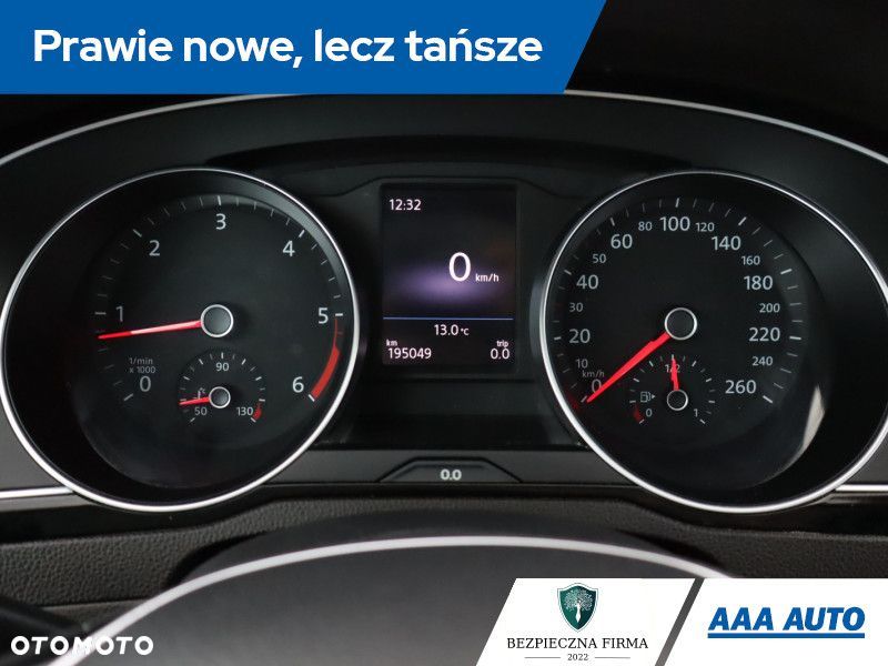 Volkswagen Passat - 13