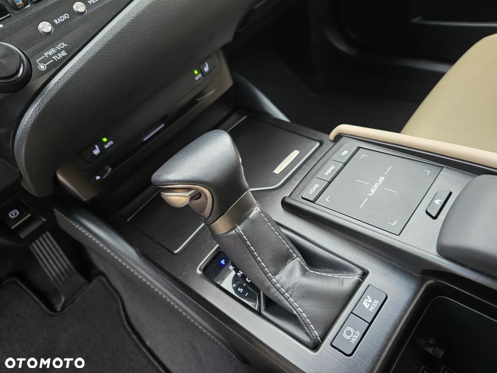 Lexus ES 300h Business Edition - 15