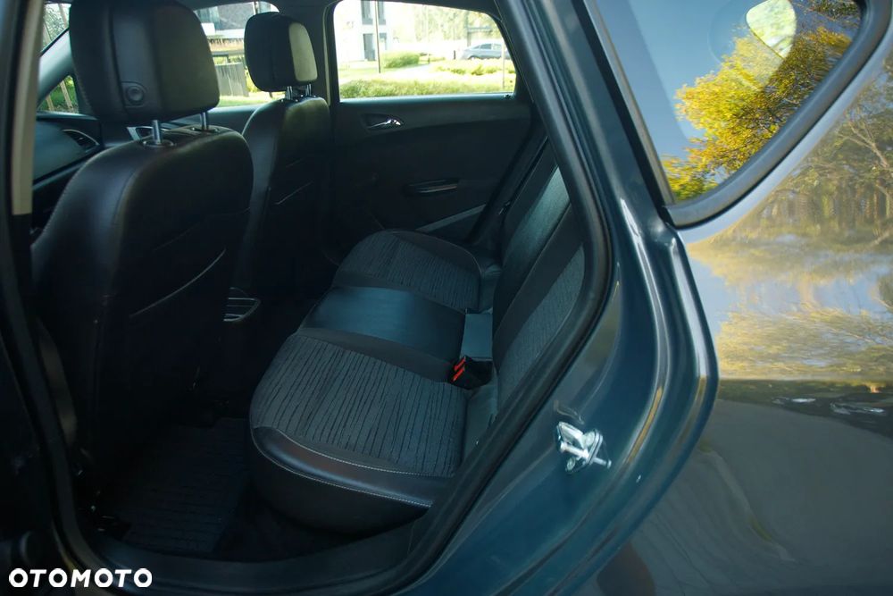 Opel Astra 1.4 Innovation - 30