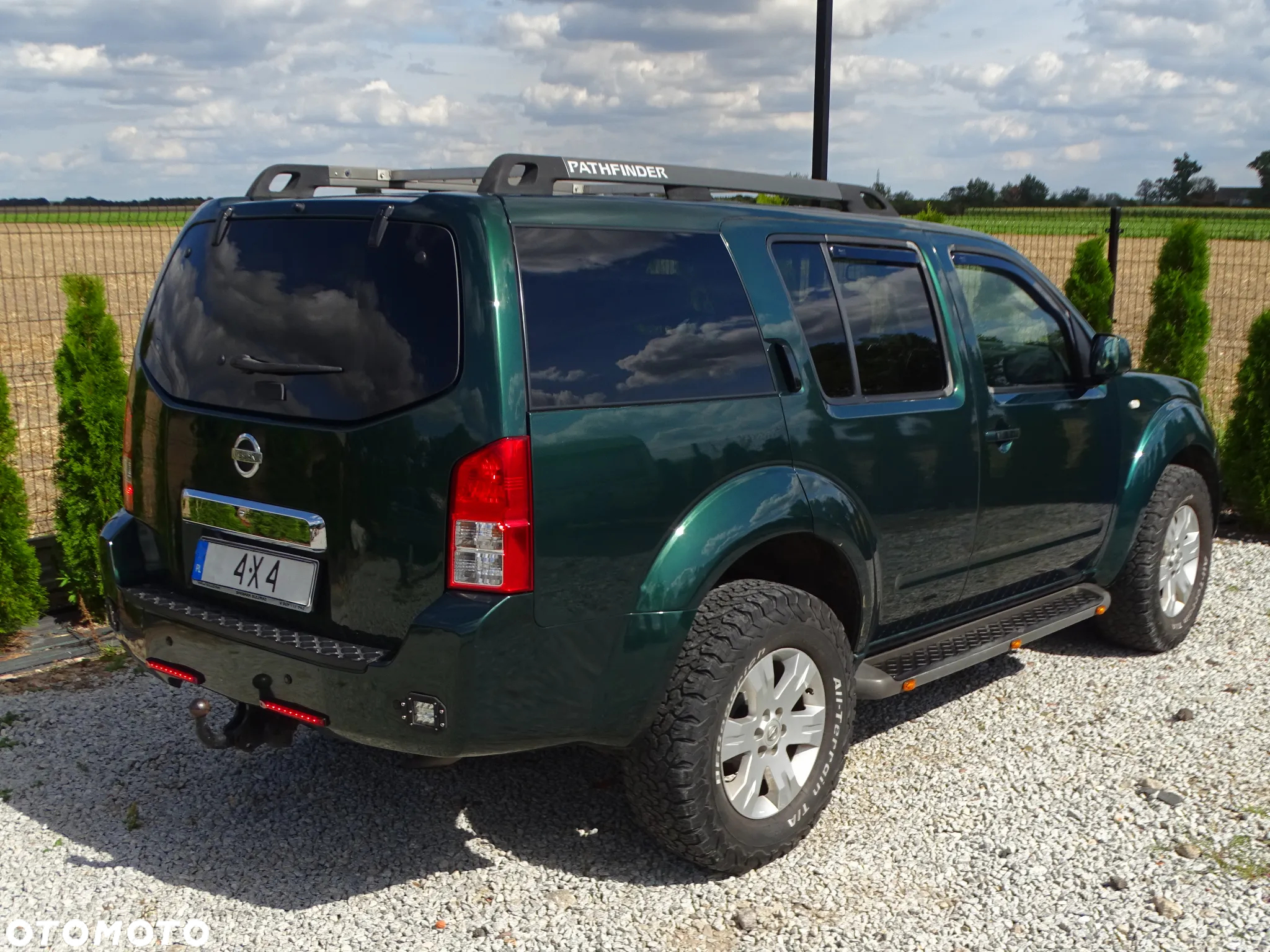 Nissan Pathfinder 2.5 DCi Elegance + - 24