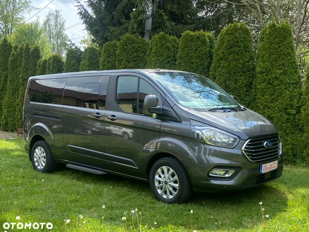 Ford Tourneo Custom - 1