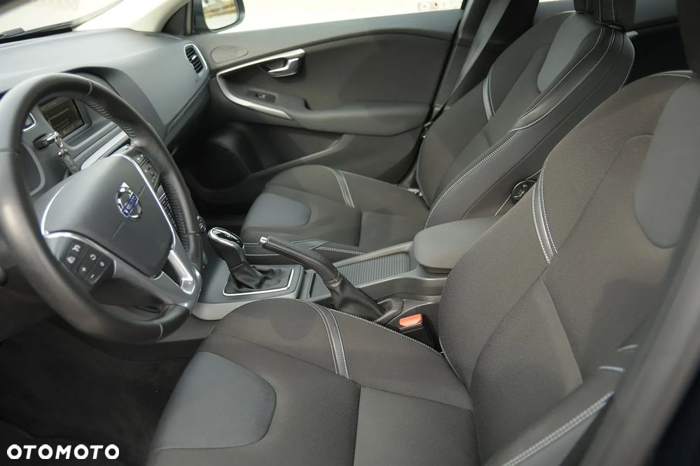 Volvo V40 D3 Drive-E Momentum - 24