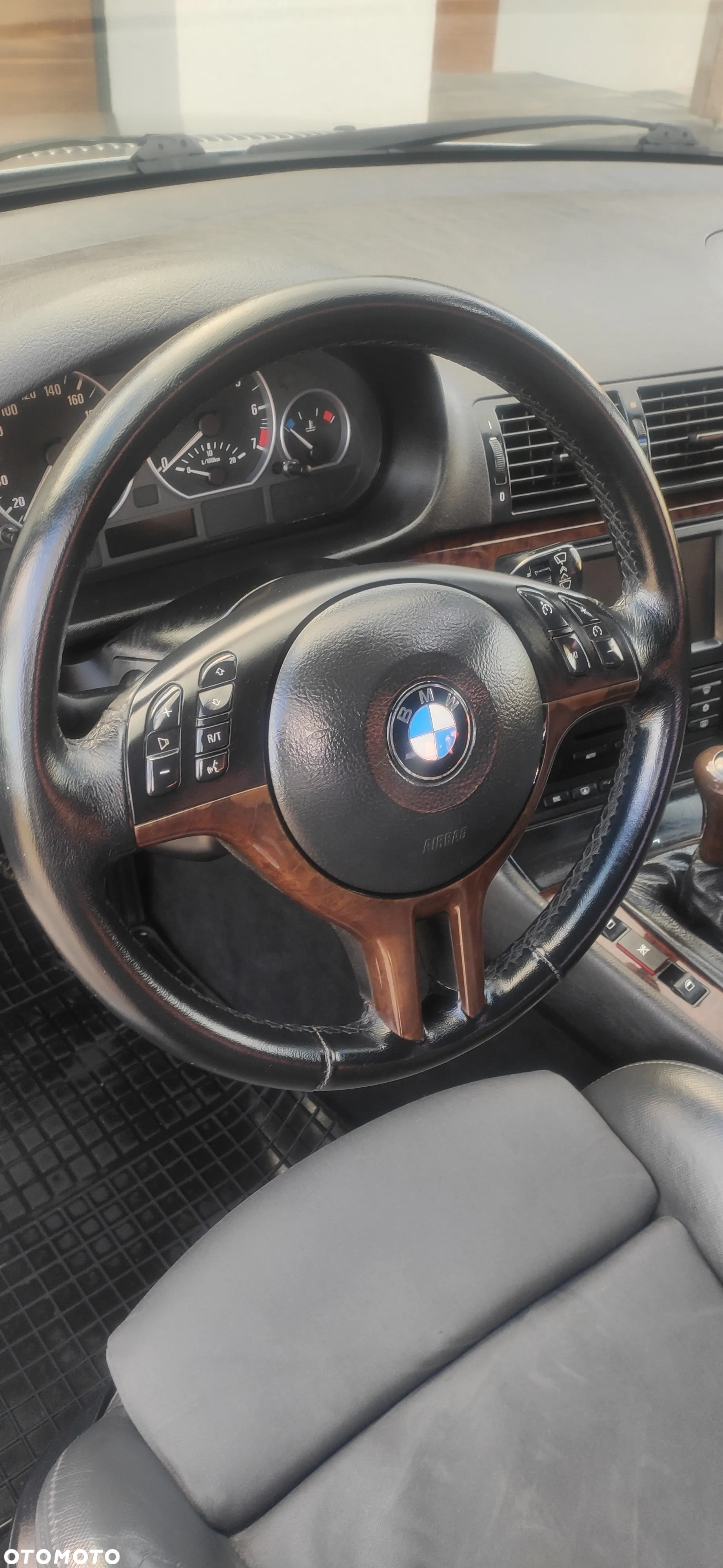 BMW Seria 3 330xi - 16
