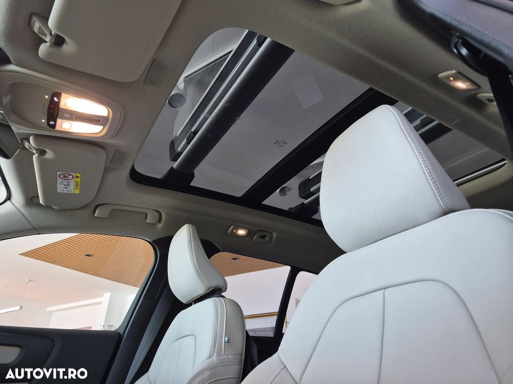 Volvo XC 40 B3 AT FWD MHEV Plus Dark - 27