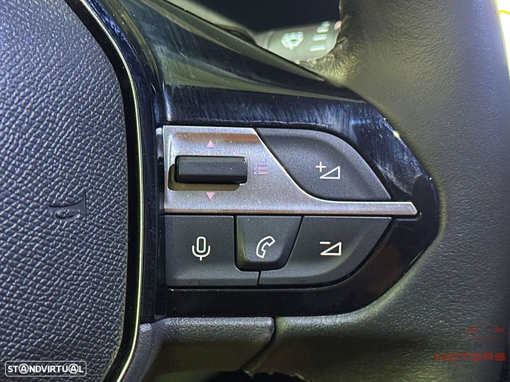 Peugeot 308 1.2 Hybrid Allure e-DCS6 - 24