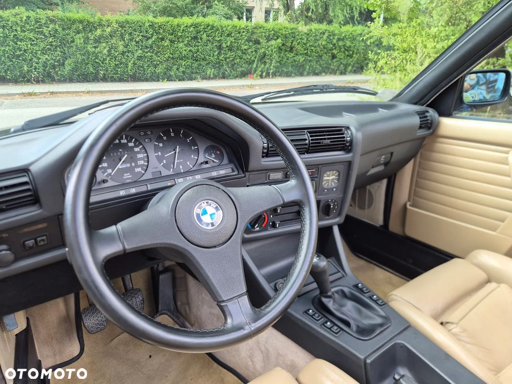 BMW Seria 3 320i - 15