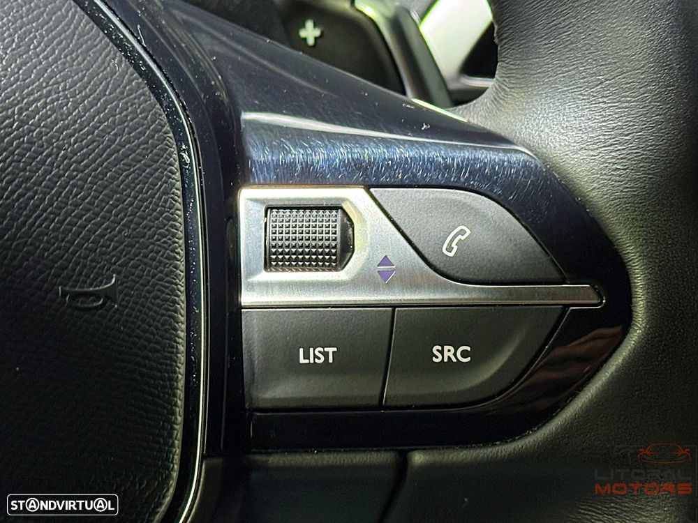 Peugeot 5008 1.2 Hybrid Allure Pack e-DCS6 - 24