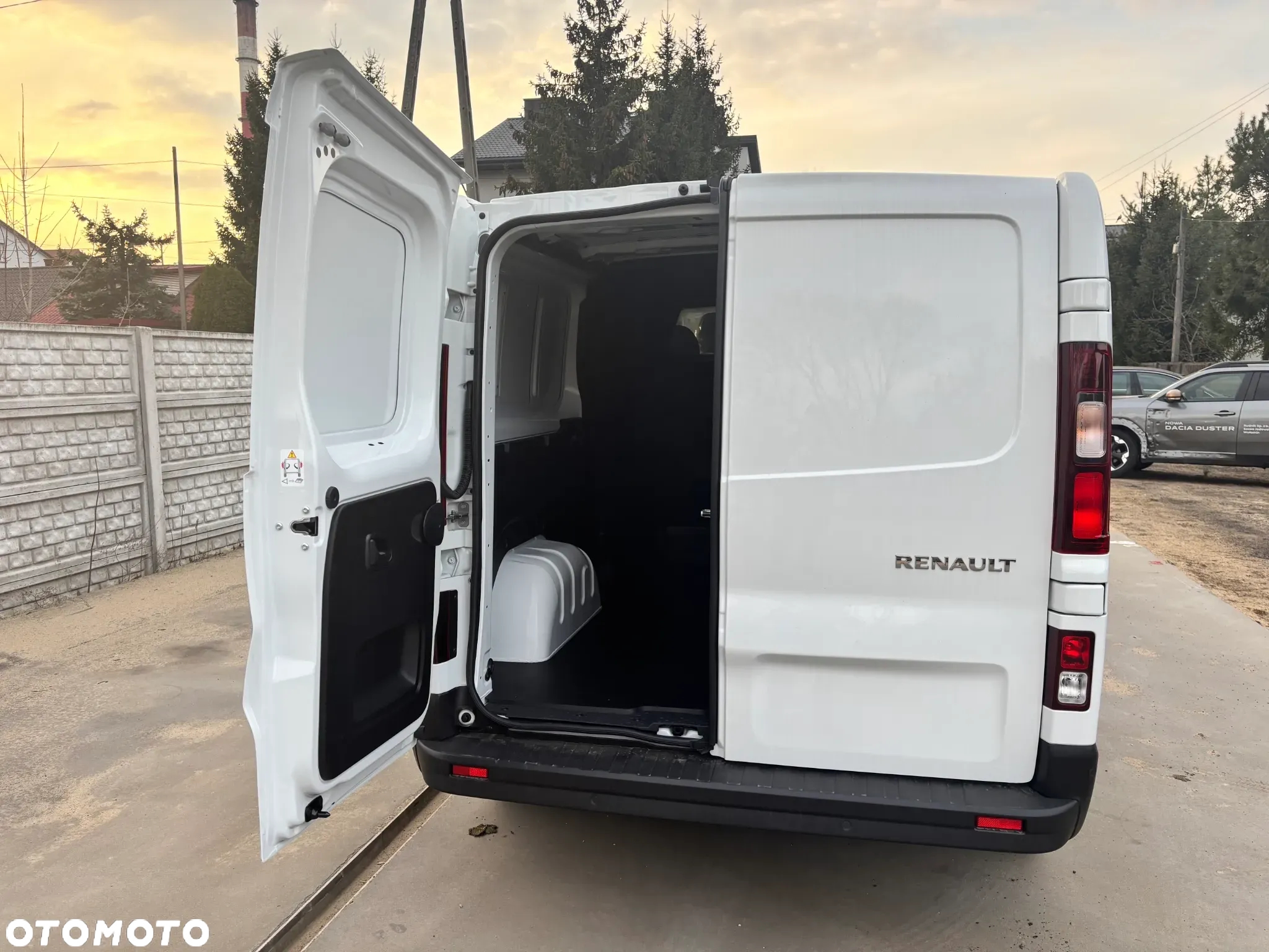 Renault Trafic brygadowy 6 miejsc - 7