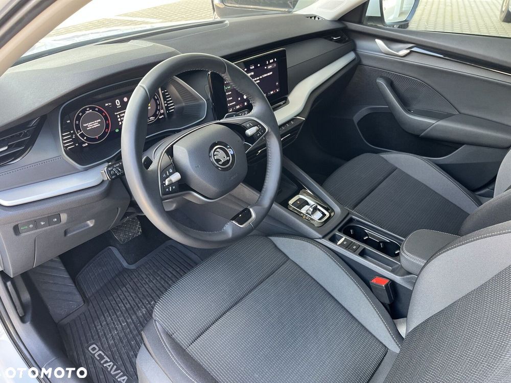 Skoda Octavia 2.0 TDI Selection DSG - 9