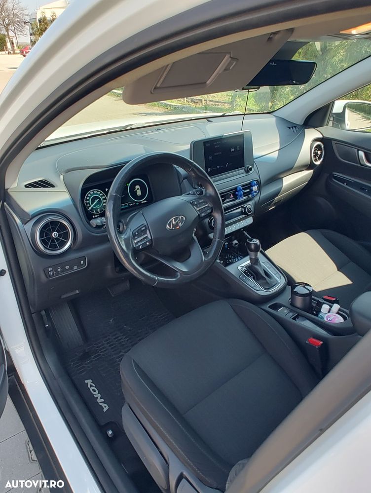 Hyundai KONA - 4