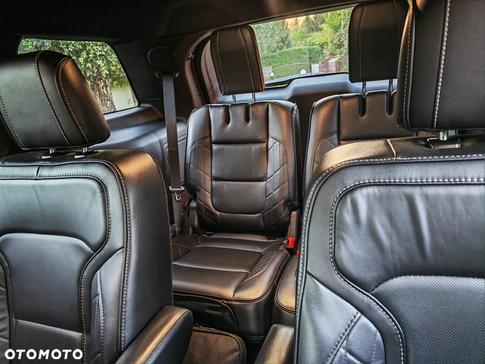 Ford Explorer - 26