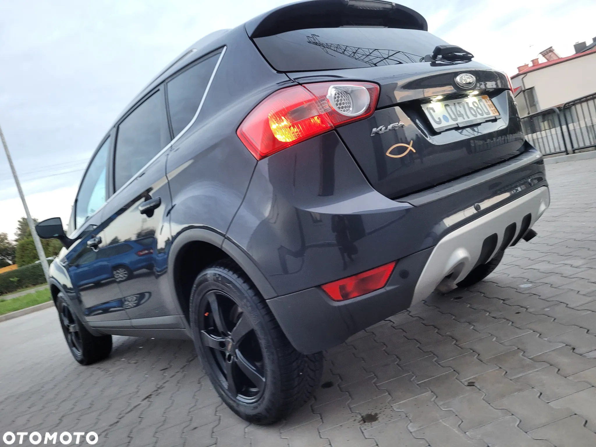 Ford Kuga 2.0 TDCi 2x4 Titanium - 10