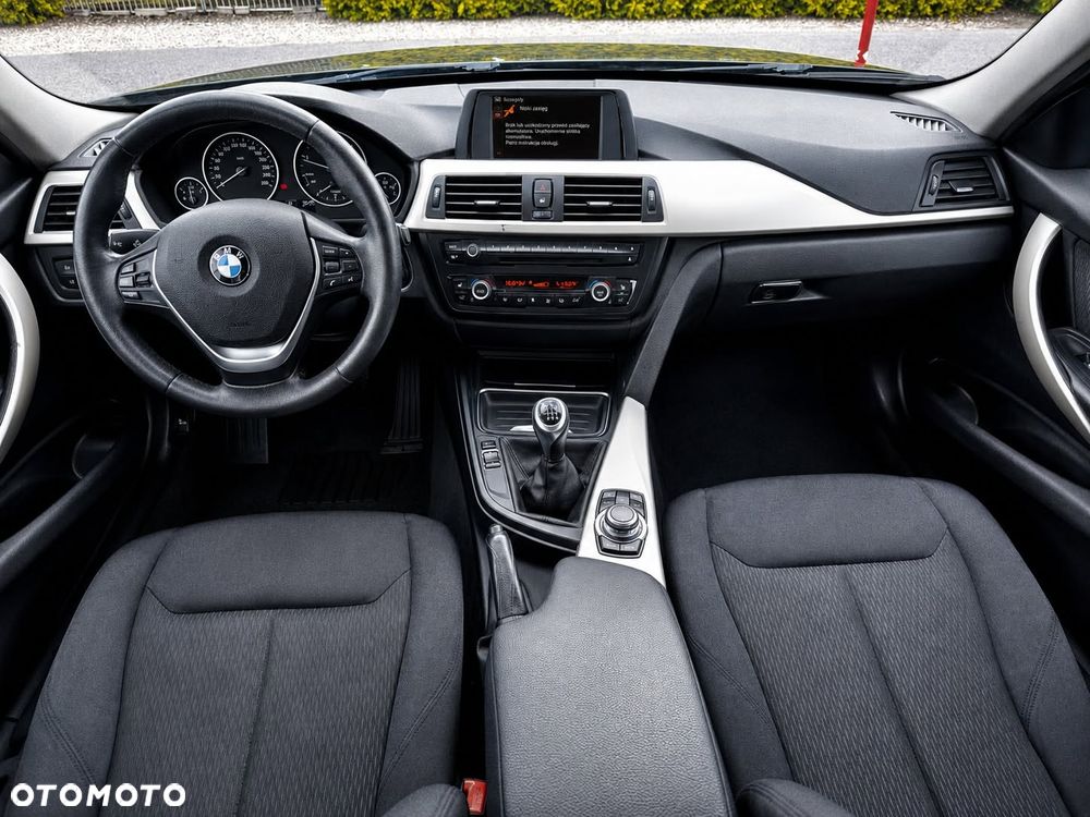BMW Seria 3 320d Efficient Dynamics Edition - 10