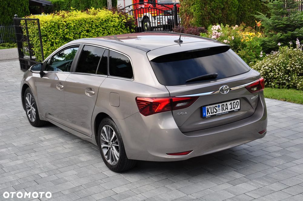 Toyota Avensis Touring Sports 1.8 Edition S+ - 14
