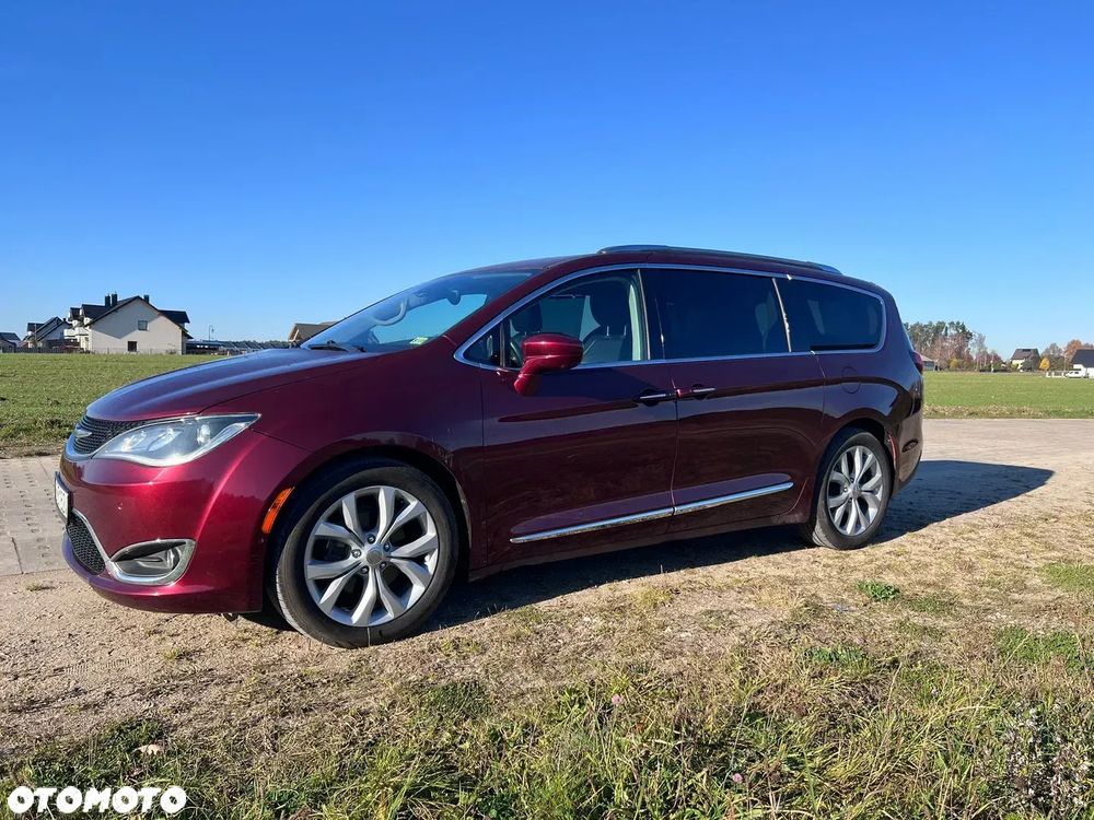 Chrysler Pacifica - 1