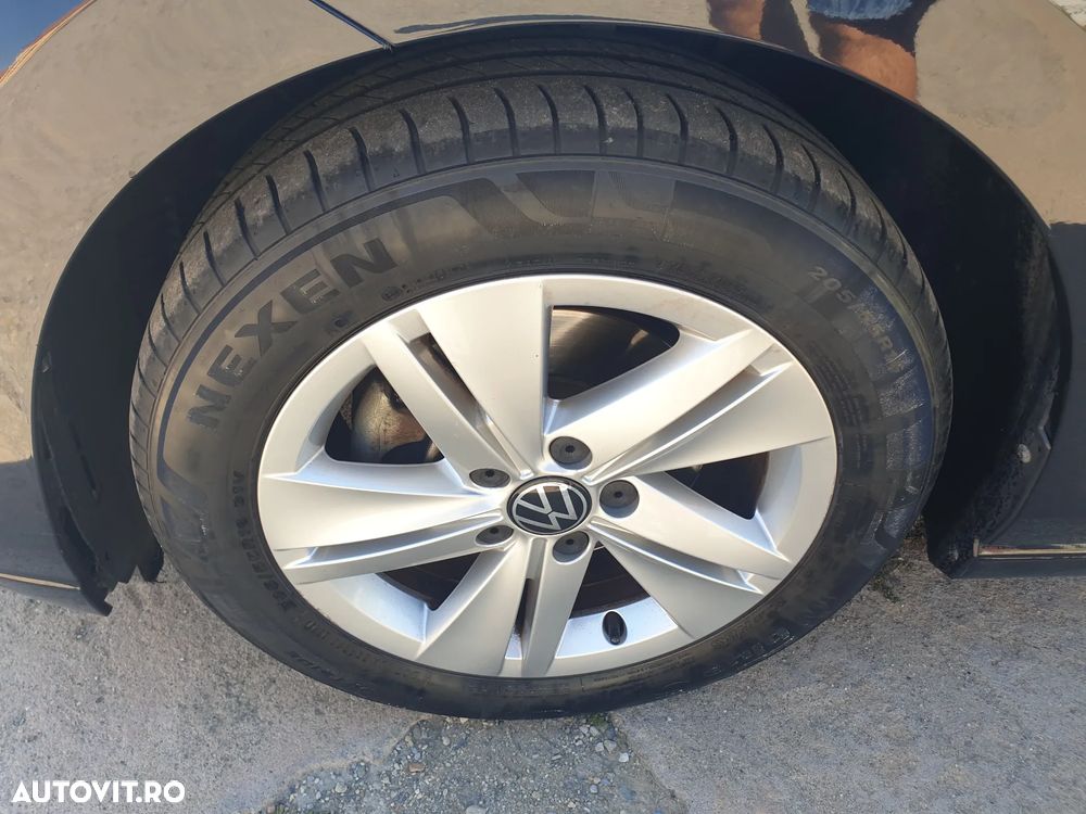 Volkswagen Golf 1.0 eTSI DSG MHEV Life - 16