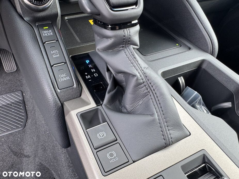 Toyota Land Cruiser - 12
