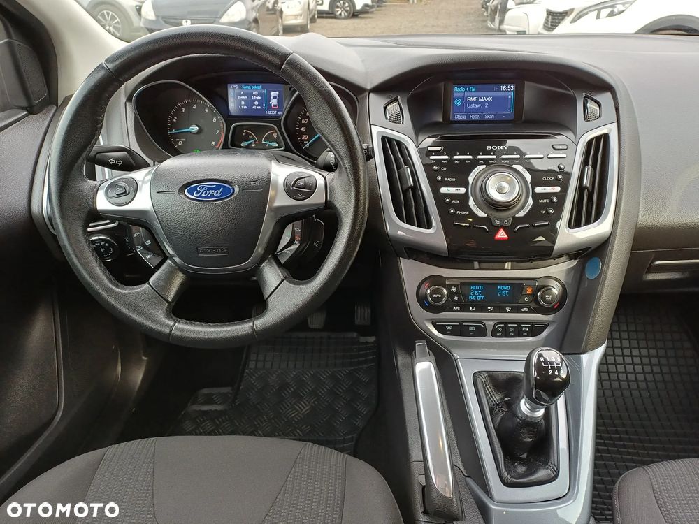 Ford Focus 1.6 EcoBoost Start-Stopp-System Titanium - 24