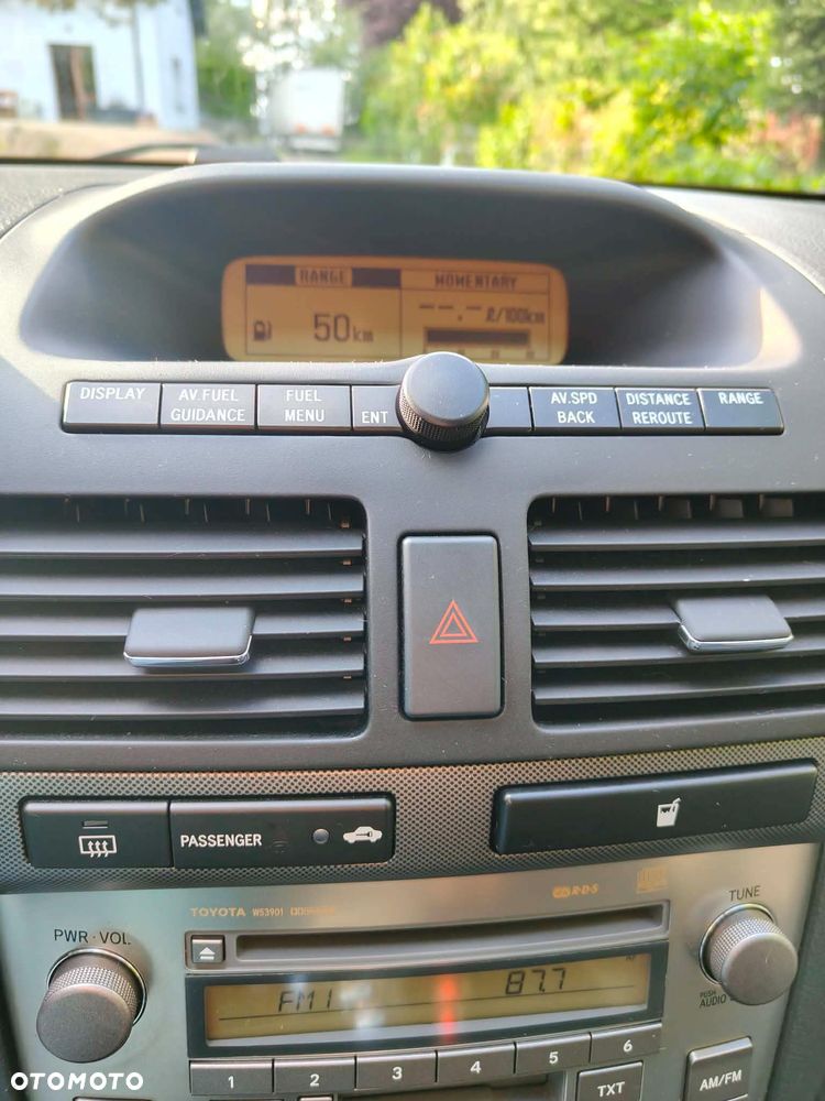 Toyota Avensis 1.8 VVT-i Combi - 16