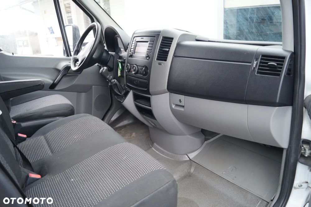 Mercedes-Benz Sprinter - 20
