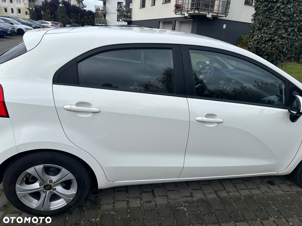Kia Rio 1.4 M - 5