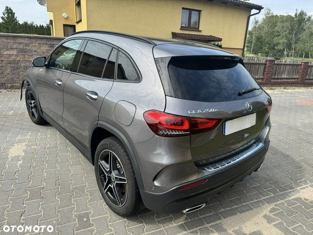 Mercedes-Benz GLA - 5