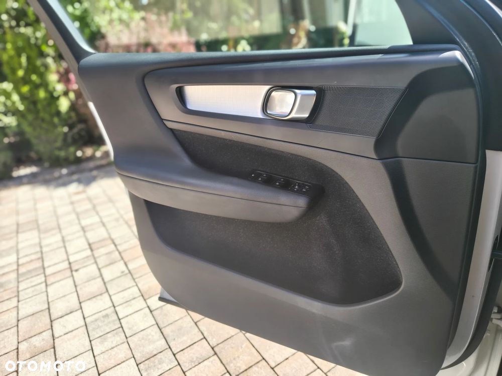 Volvo XC 40 T3 Momentum Pro - 14