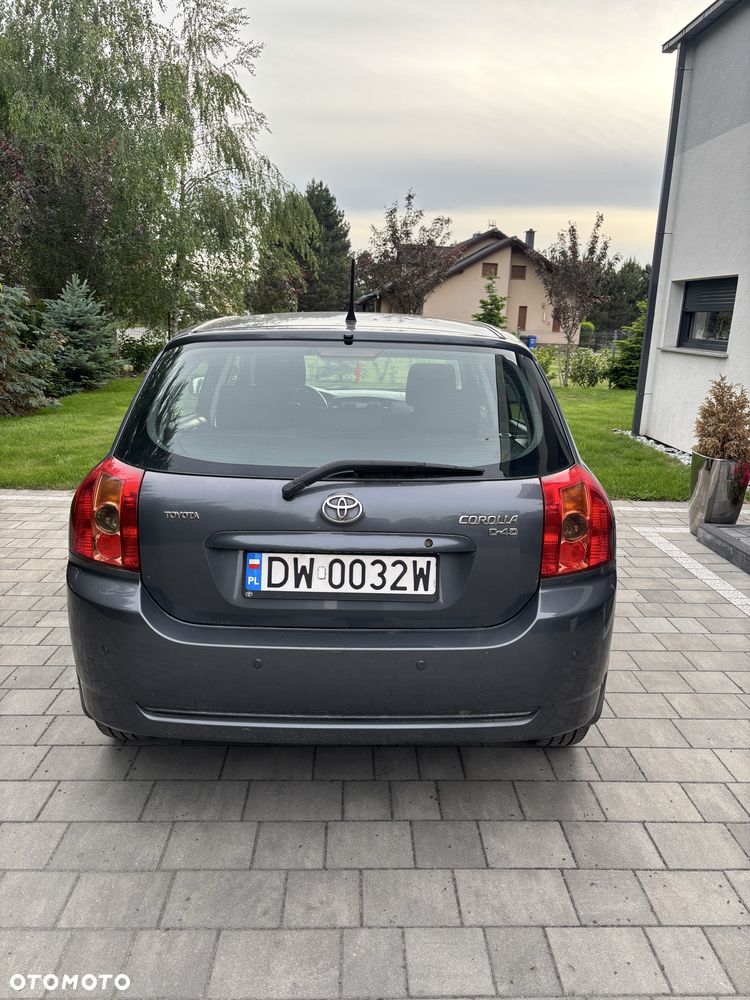 Toyota Corolla - 2